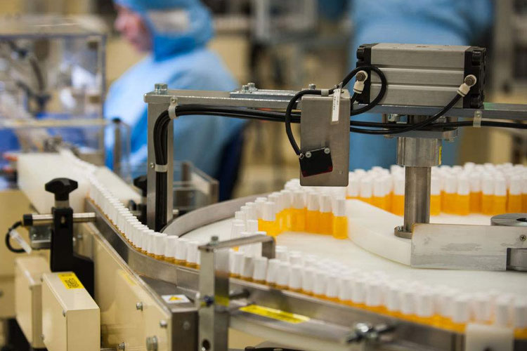 1531972338358673.jpg 醫(yī)藥車(chē)間.jpg